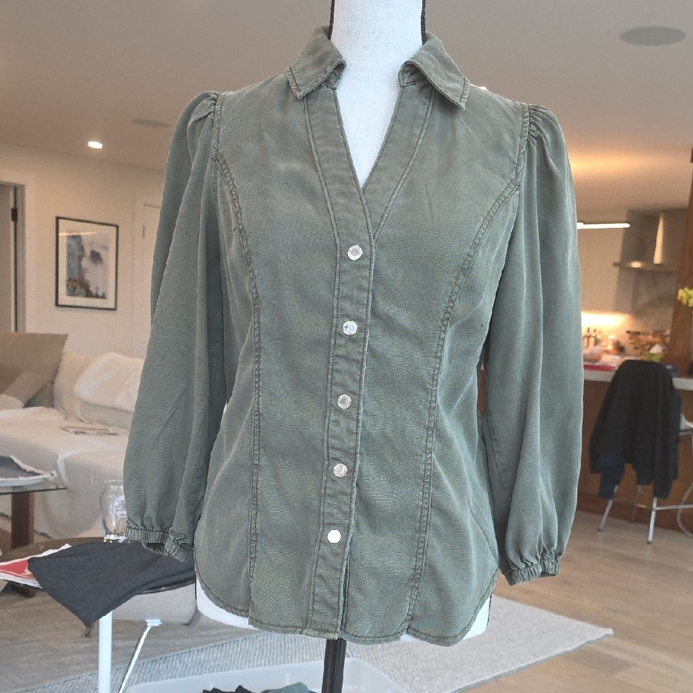 White House Black Market Sage Button-Down Shirt XS